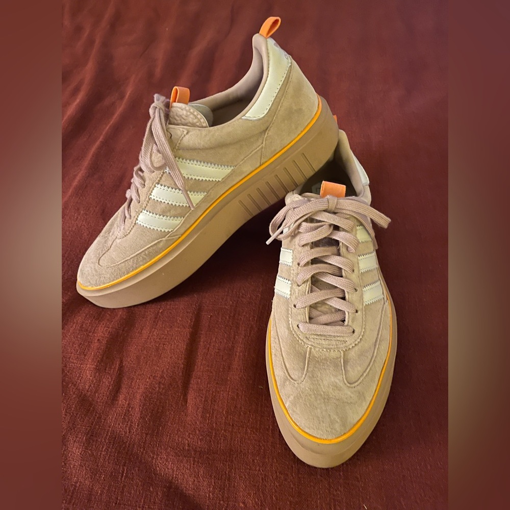 Adidas sneaker